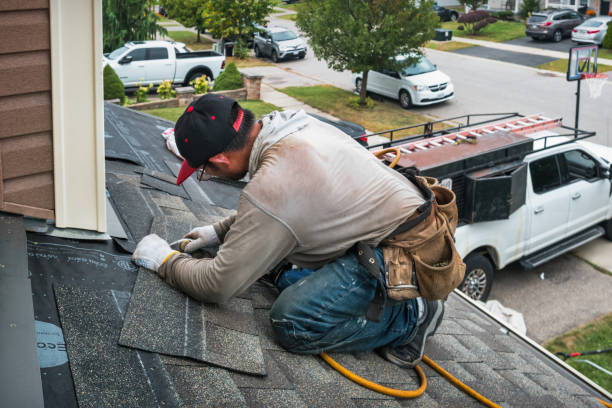 Professional Roofing technician working in Pendleton, TX